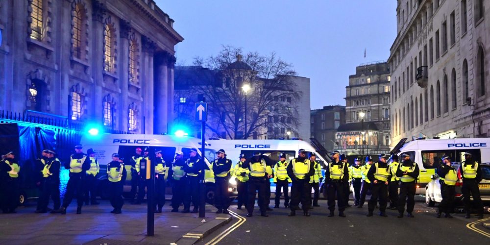 London,,Uk,-,January,18,2025,:,Long,Line,Of